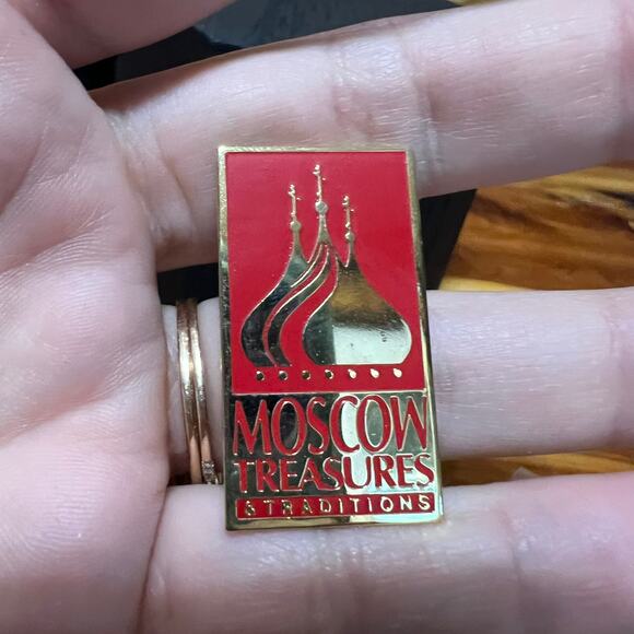 Russia Moscow Treasures & Traditions Vintage Hat Lapel Pin Sponsored Boeing - Picture 3 of 5